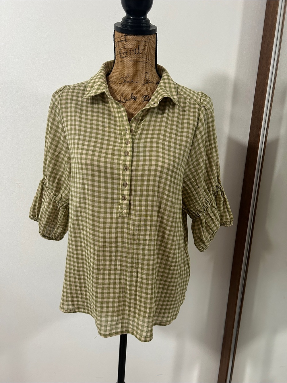 Anthropology Pilcro Tallulah Puff Sleeve Blouse. Size medium. New with tag.